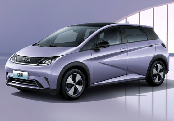 5 asientos BYD Sedan eléctrico EV Car 130kw Byd Sedan eléctrico