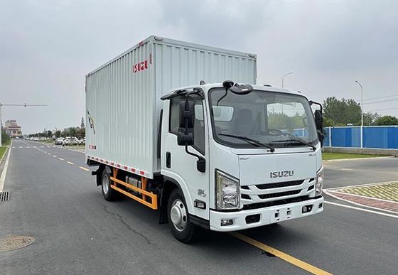 Un buen precio. Camión aislado de Isuzu blanco 126HP 152HP Camión de transporte de la caja Isuzu en línea