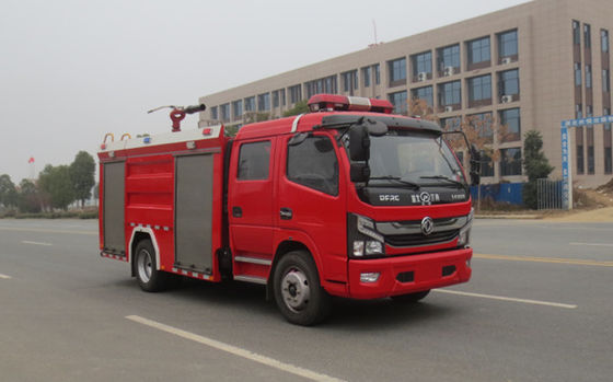 Un buen precio. Camión de bomberos con tanque de agua de 5000 litros de Dongfeng 5 plazas diesel 4 × 2 transmisión manual en línea